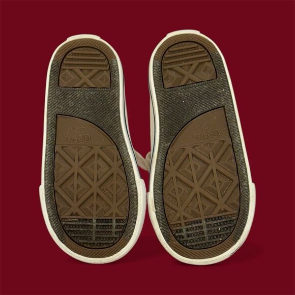 Toddler Converse All Star Sneakers - Size 7 - Classic White - Picture 5 of 5